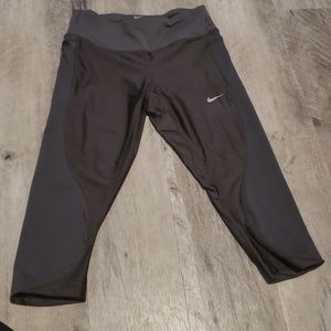 Nike Crop Leggings